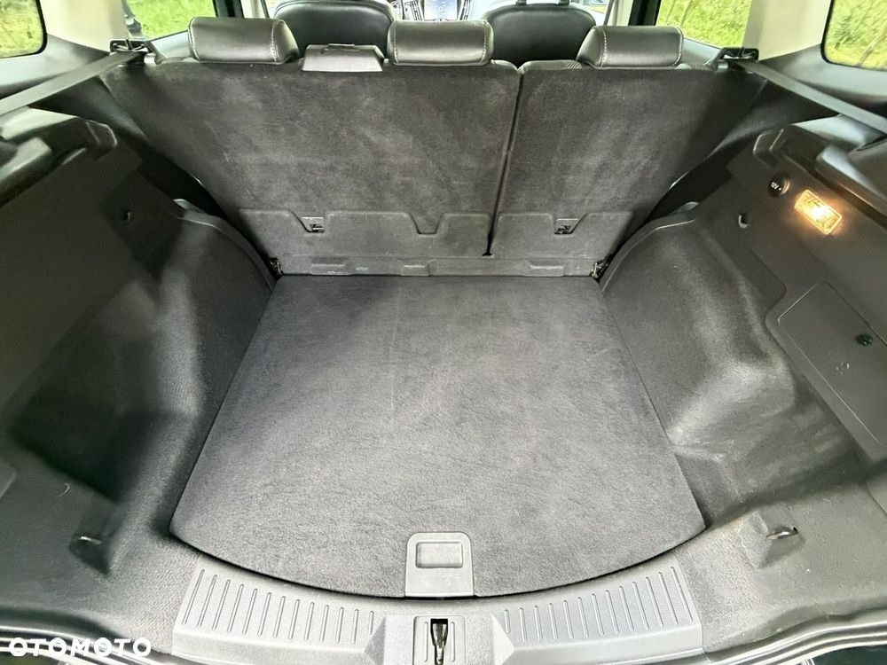Ford Kuga - 25
