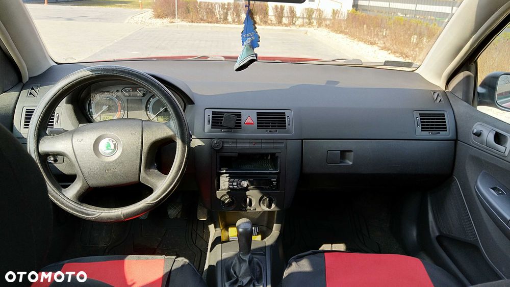 Skoda Fabia 2007 photo 4