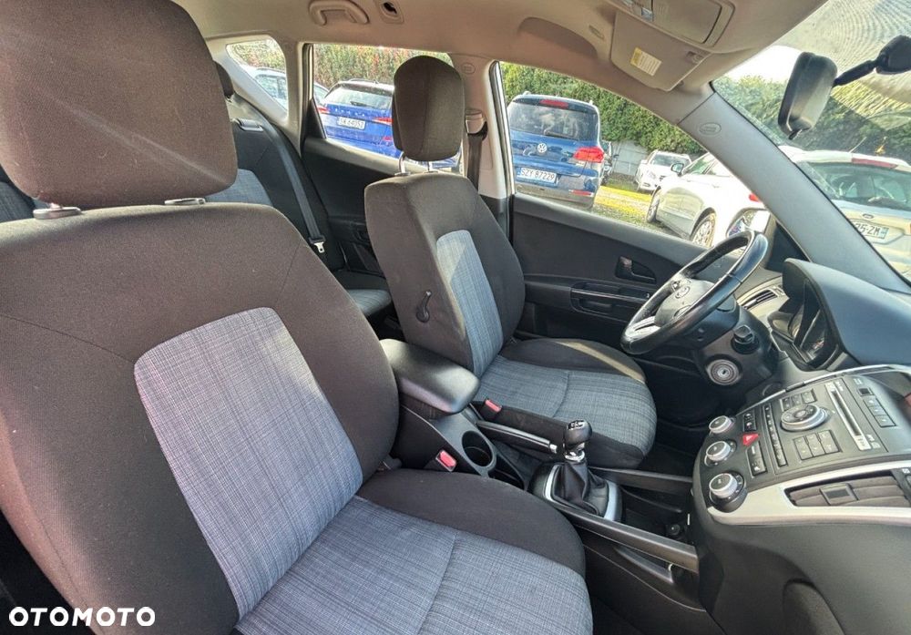 Kia Ceed - 16