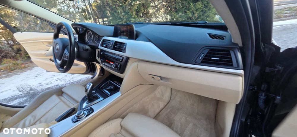 BMW Seria 3 325d Sport-Aut Luxury Line - 35