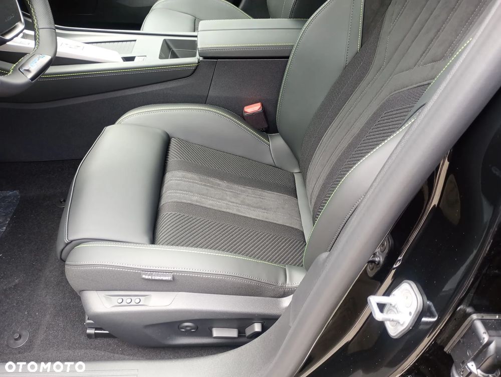 Peugeot 308 1.2 mHEV GT Exclusive S&S e-DCS6 - 11