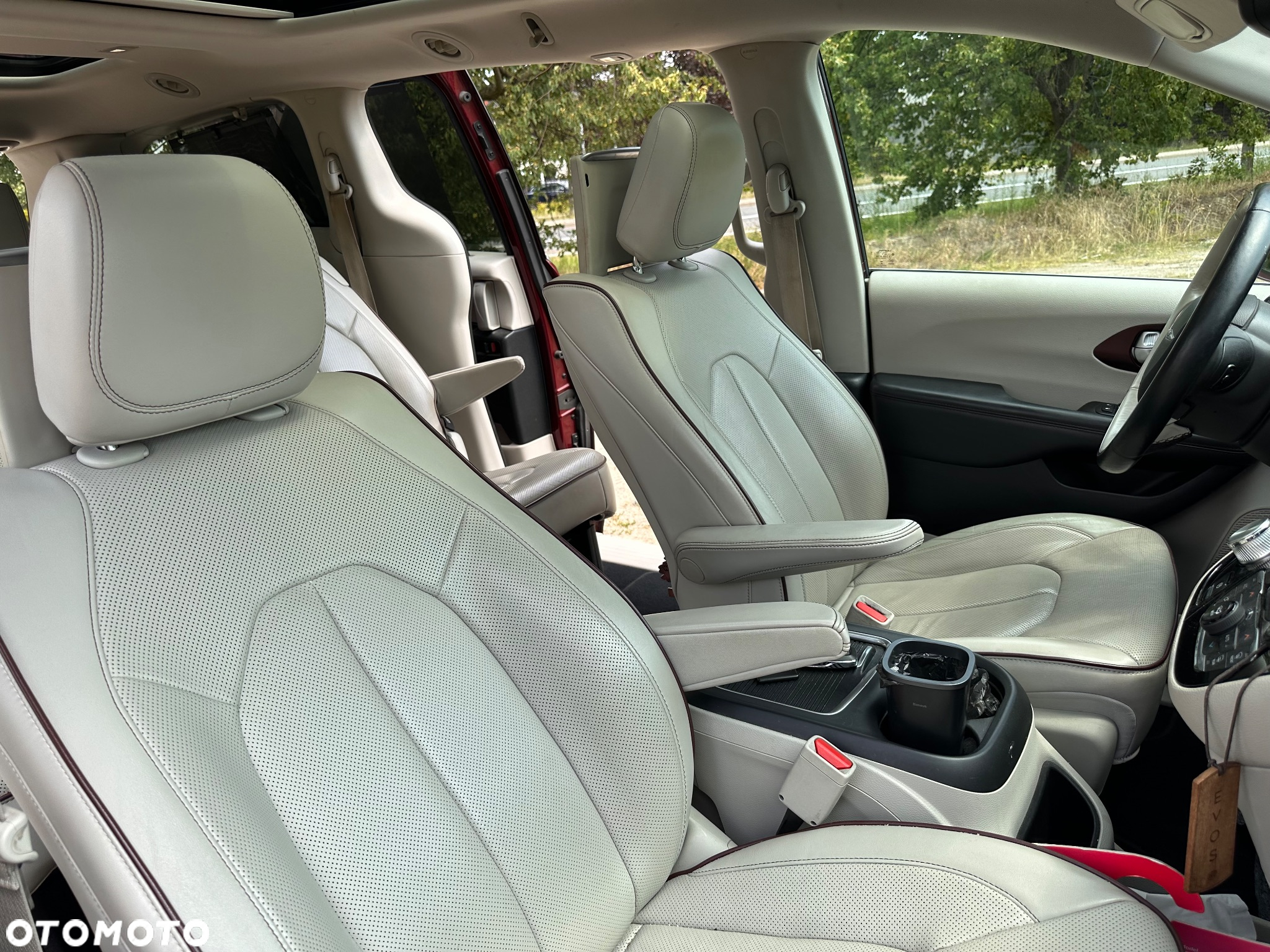 Chrysler Pacifica - 13