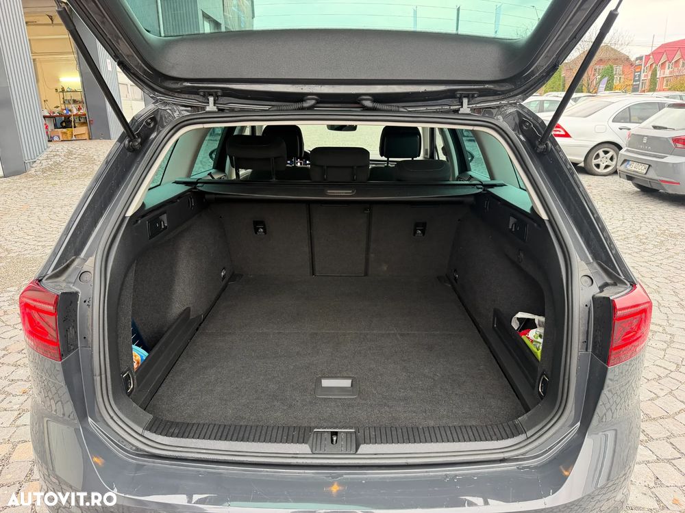 Volkswagen Passat - 20