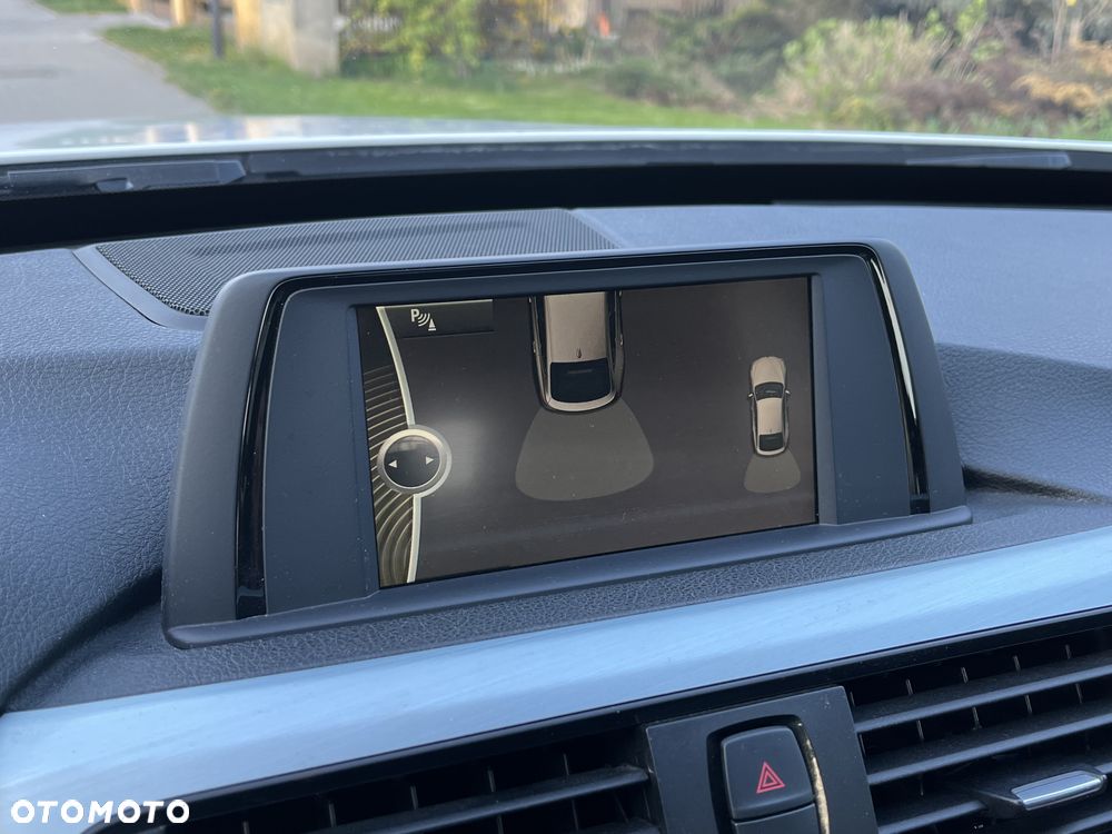 BMW 3GT 318d Sport Line - 32