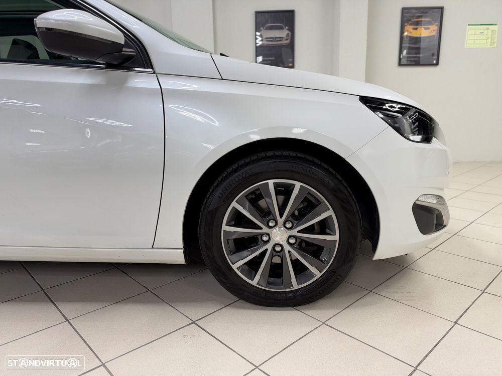 Peugeot 308 SW BlueHDi 120 EAT6 Stop & Start Allure - 4