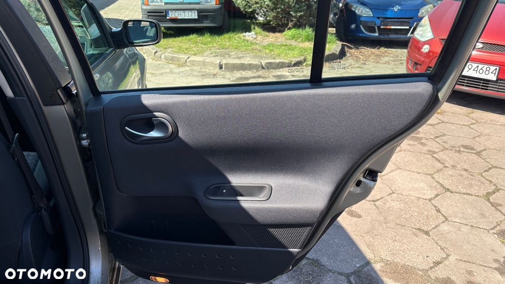 Renault Megane 1.6 16V Air - 12