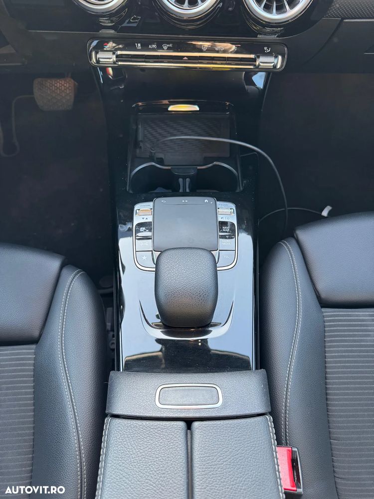 Mercedes-Benz A 200 7G-DCT - 10