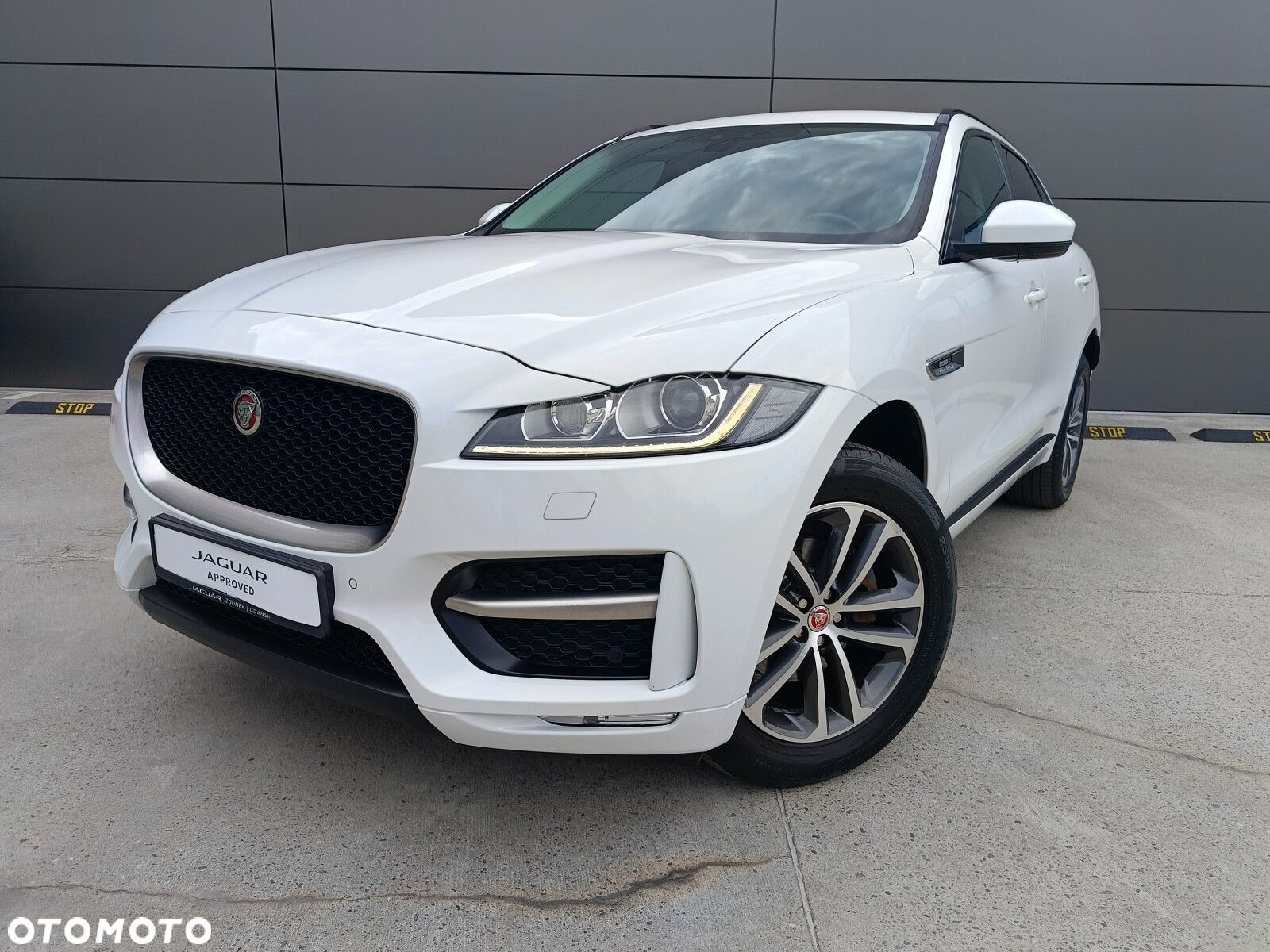 Jaguar F-Pace - 1