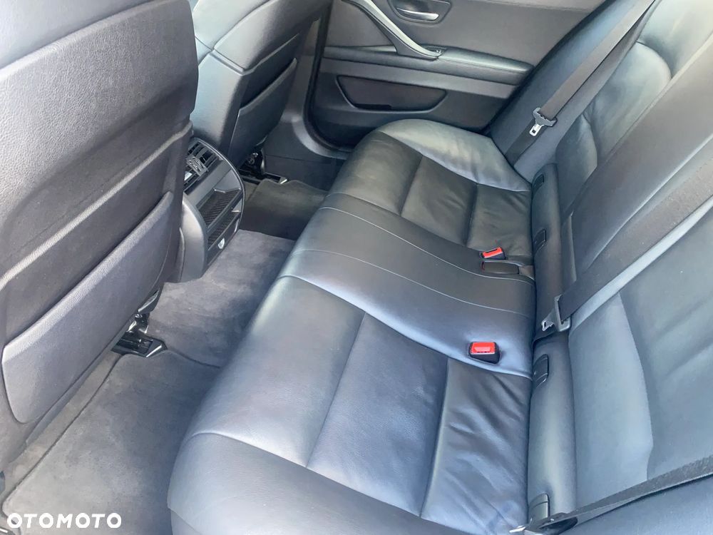 BMW Seria 5 525d - 14