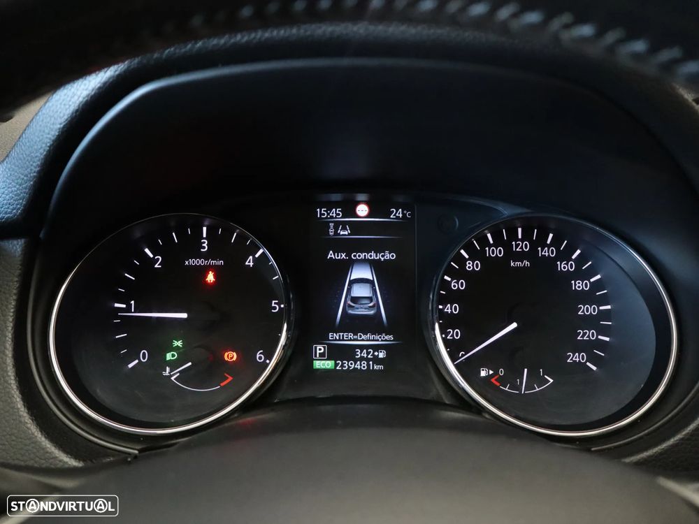 Nissan Qashqai 1.6 dCi Xtronic N-Connecta - 25