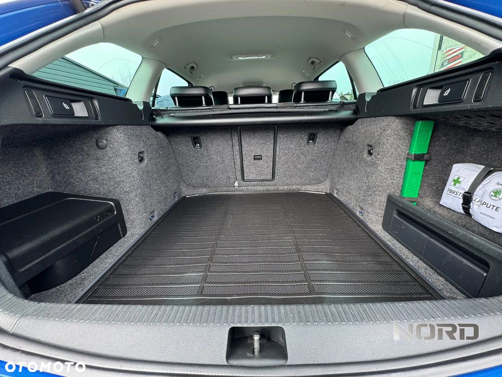 Skoda Octavia 2.0 TDI 4x4 DSG Scout - 16