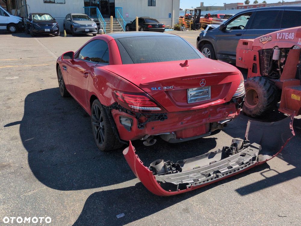 Mercedes-Benz SLC 300 9G-Tronic - 31