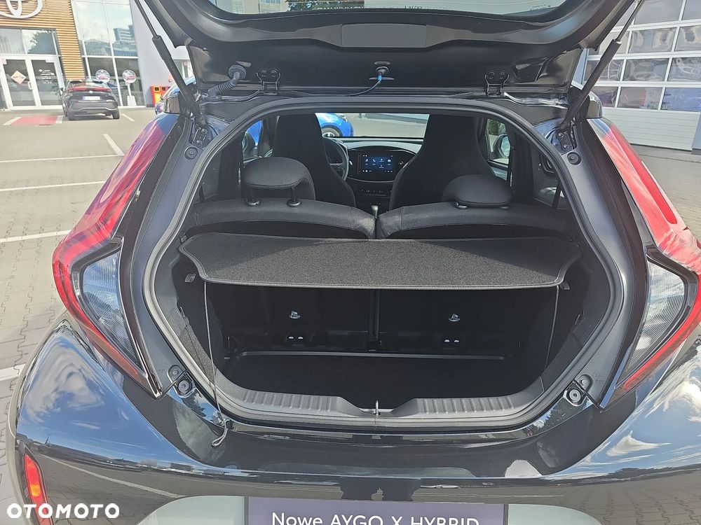 Toyota Aygo X Hybrid 1.5 Style e-CVT - 14
