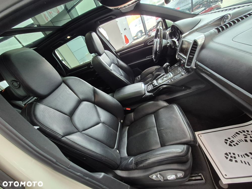 Porsche Cayenne - 32