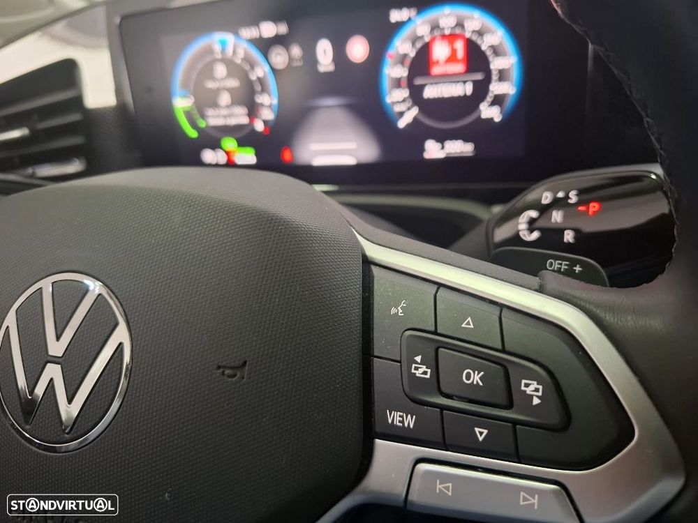 VW Passat Variant 1.5 TSI eHybrid DSG - 26