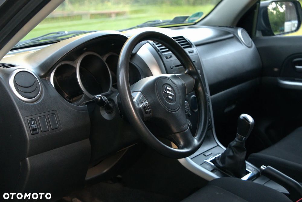 Suzuki Grand Vitara 2.4 Premium - 25