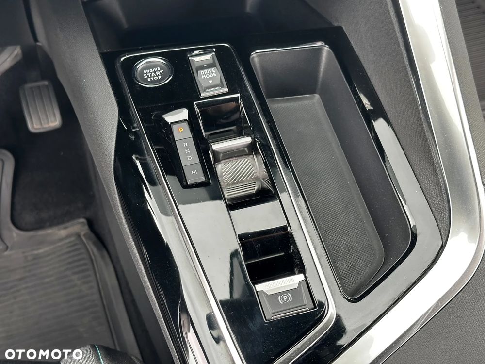 Peugeot 3008 PureTech 130 Stop & Start GPF EAT8 Active Pack - 29