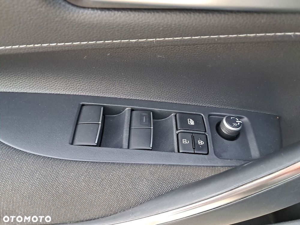 Toyota Corolla 1.8 Hybrid Comfort - 23