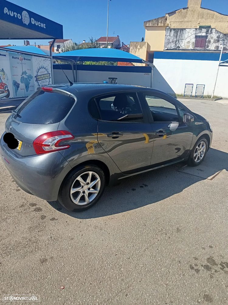 Peugeot 208 1.2 VTi SE Style - 3