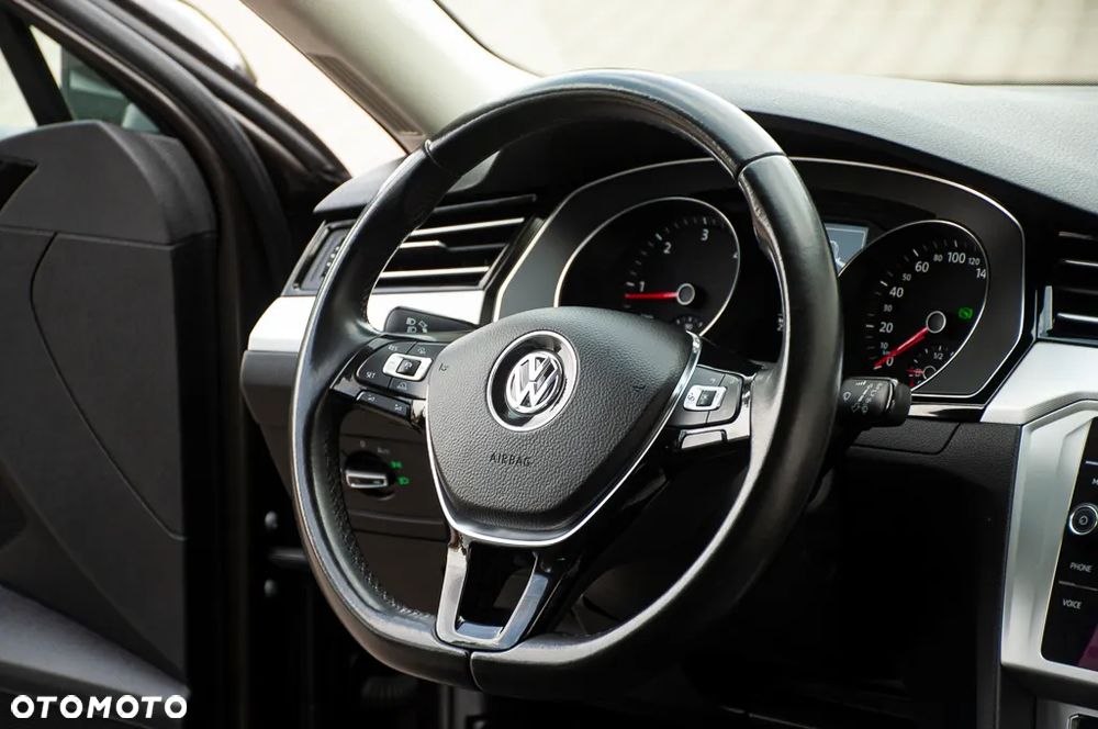 Volkswagen Passat Variant 2.0 TDI BMT Comfortline DSG - 32