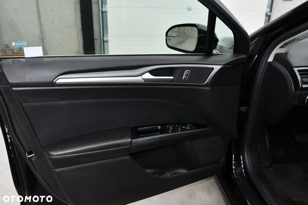 Ford Fusion - 14