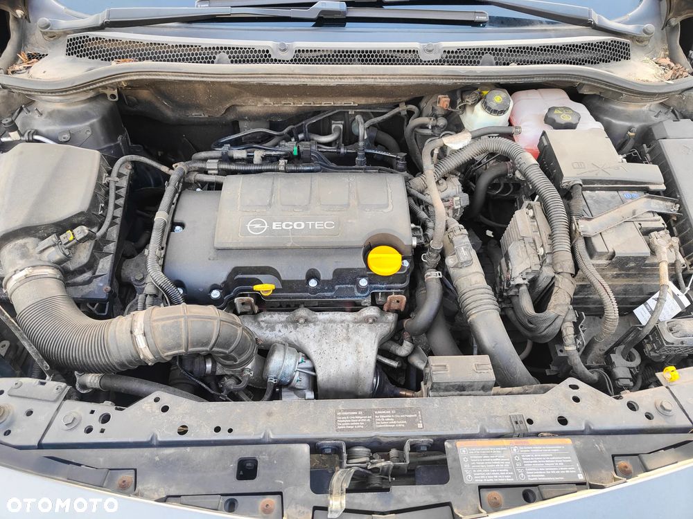 Opel Astra 1.4 T Cosmo - 17