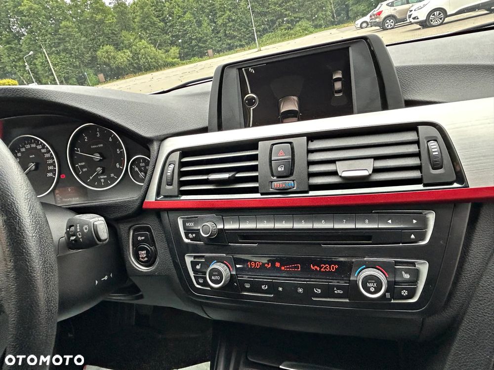 BMW Seria 3 320d Sport Line - 18