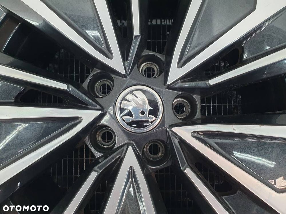 FELGA ALUMINIOWA 17 ET41 3P0601025D SKODA SUPERB IV 3P 2024 - 2