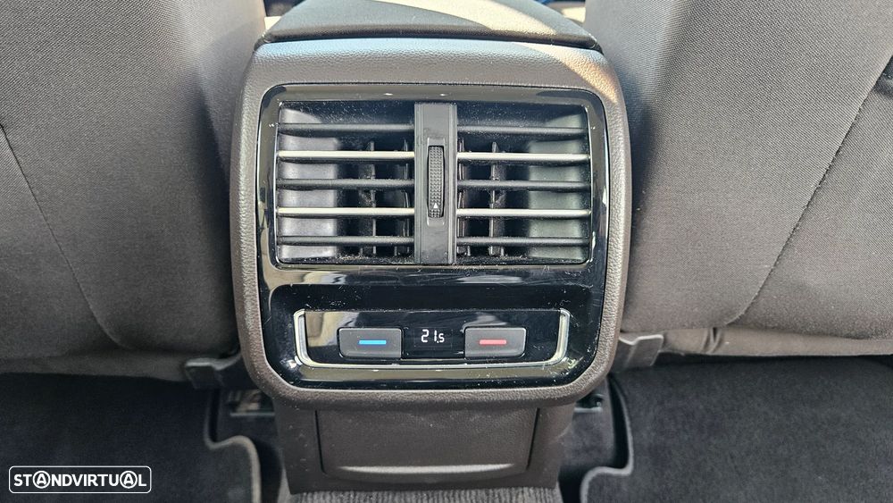 VW Passat Variant 1.6 TDI BlueMotion - 11