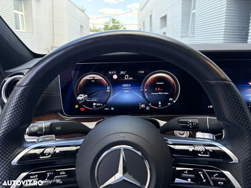 Mercedes-Benz E 220 d 4MATIC 9G-TRONIC AMG Line - 9