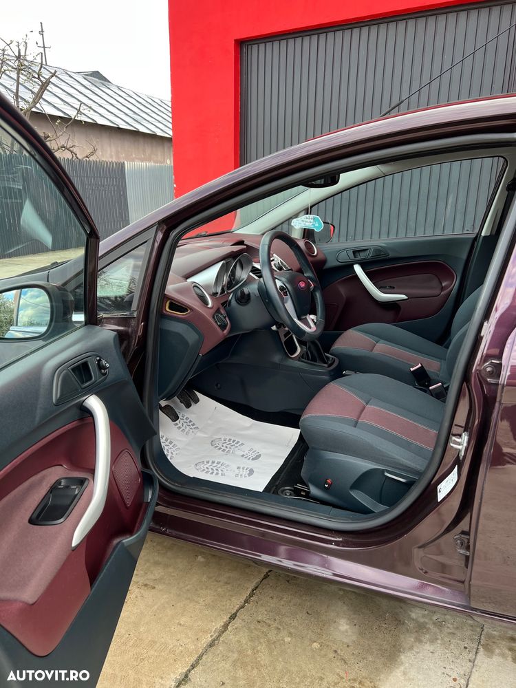 Ford Fiesta 1.6 TDCI DPF Titanium - 9