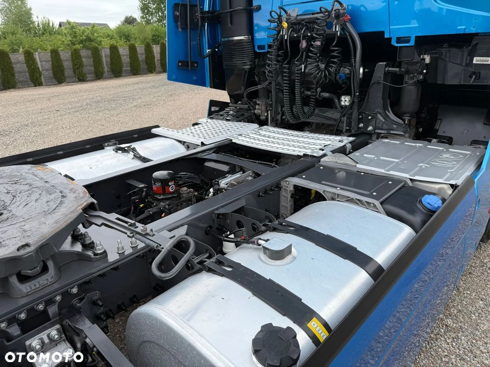 Renault T480 HIGH CAB // KLIMA POSTOJOWA // LED // METALIK - 16