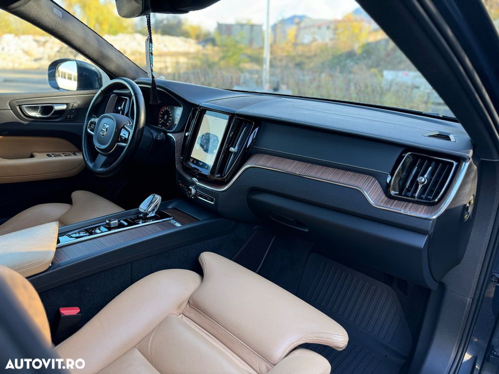 Volvo XC 60 Recharge T8 Twin Engine eAWD Inscription - 17