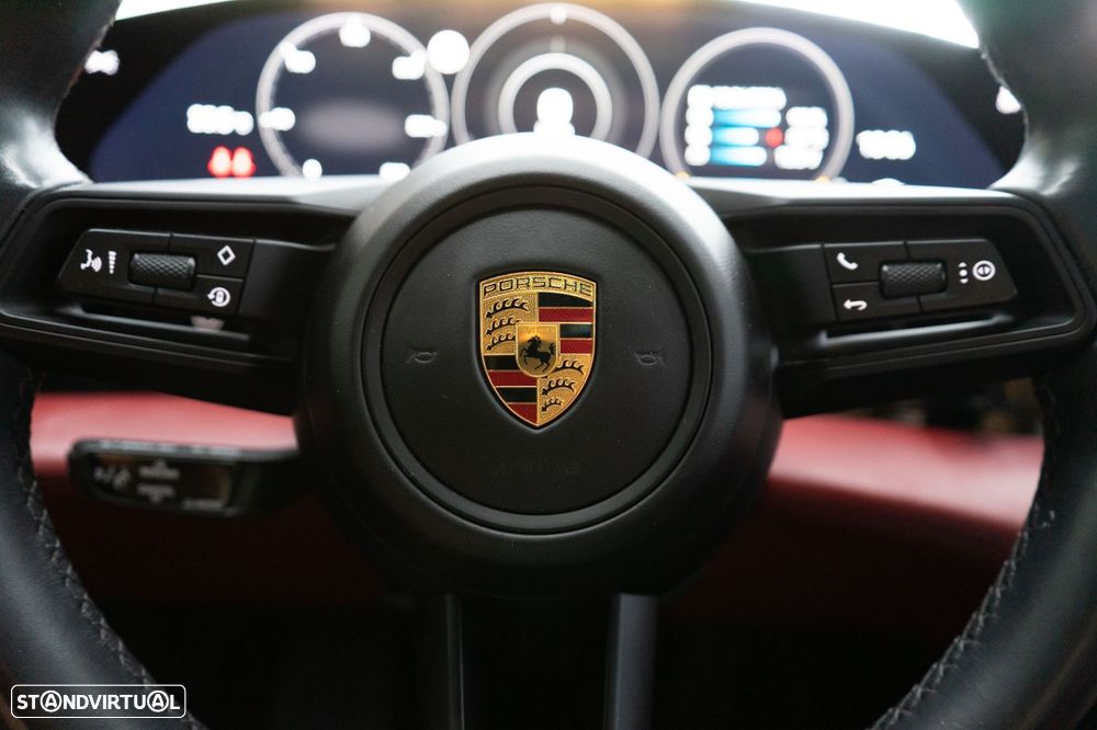 Porsche Taycan 4S - 44