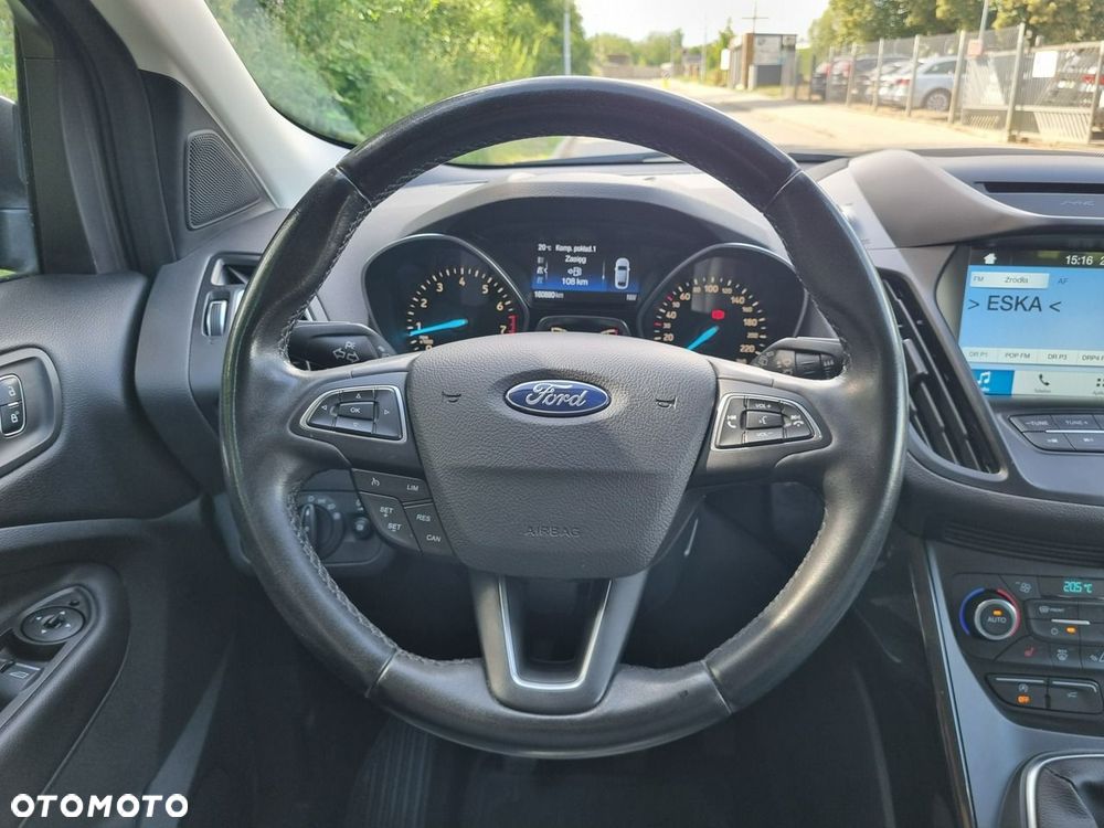 Ford Kuga 1.5 EcoBoost 2x4 Titanium - 16