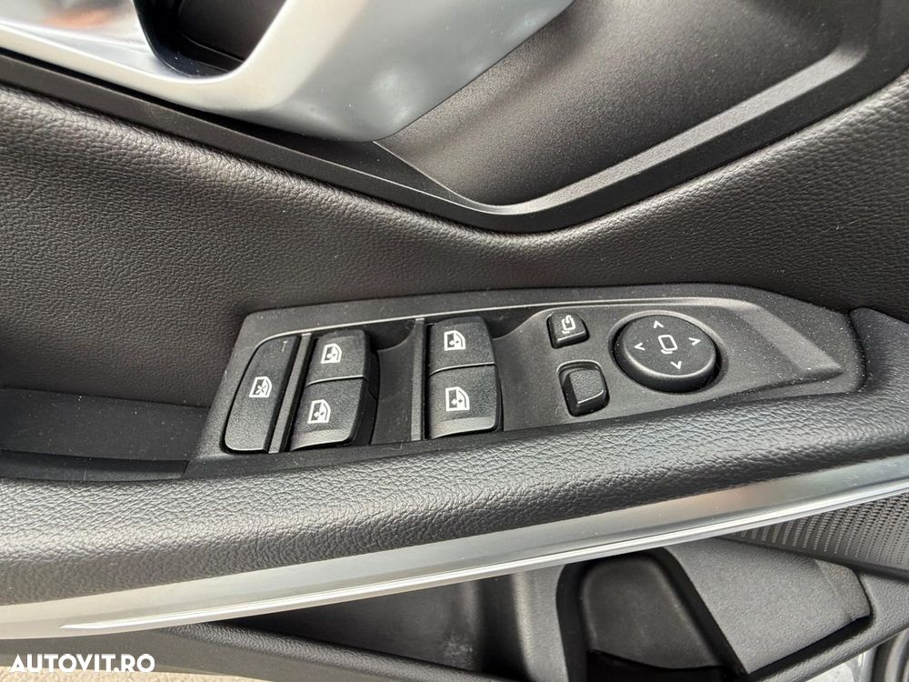 BMW Seria 3 - 34