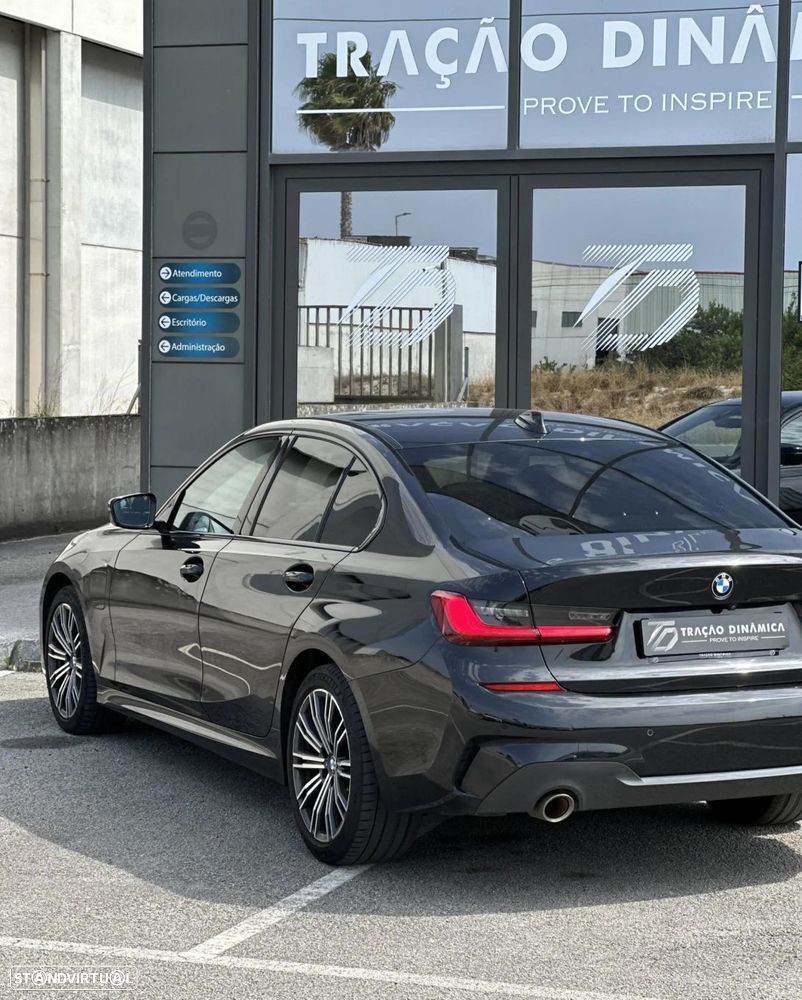 BMW 330 e Pack Desportivo M Pro Auto - 12