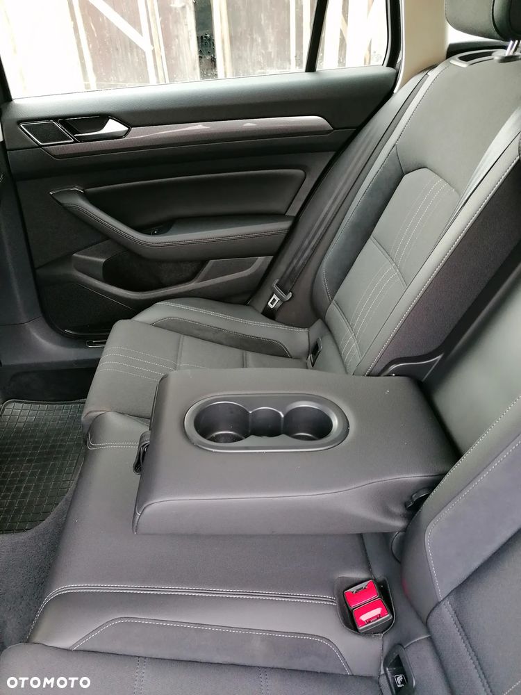 Volkswagen Passat - 13