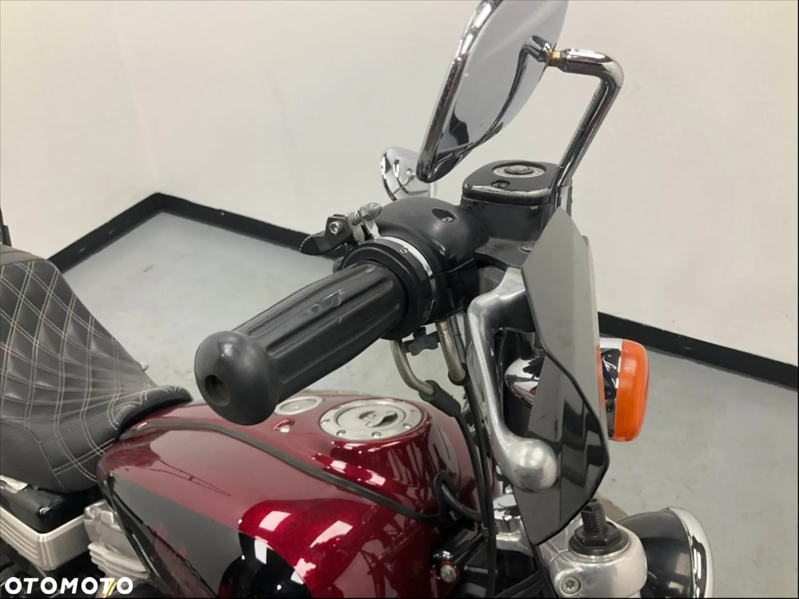 Harley-Davidson Dyna Super Glide - 13