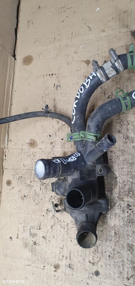 Obudowa termostatu termostat węże Seat Cordoba 1.4 8V 030121117N - 2