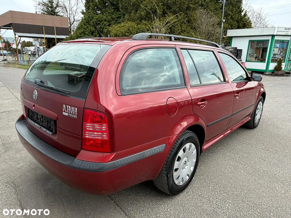 Skoda Octavia 1.6 Tour Sport - 4
