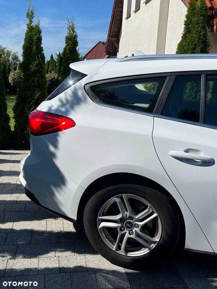 Ford Focus 1.0 EcoBoost Trend ASS - 30