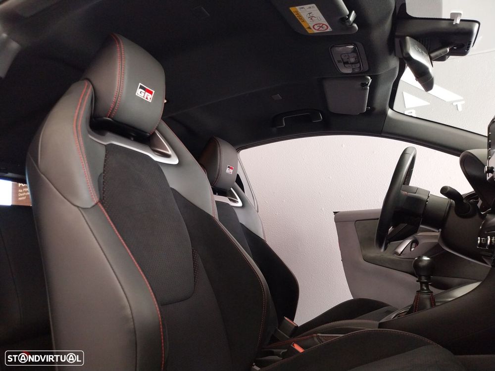 Toyota GR Yaris 1.6 T Extreme Premium - 8