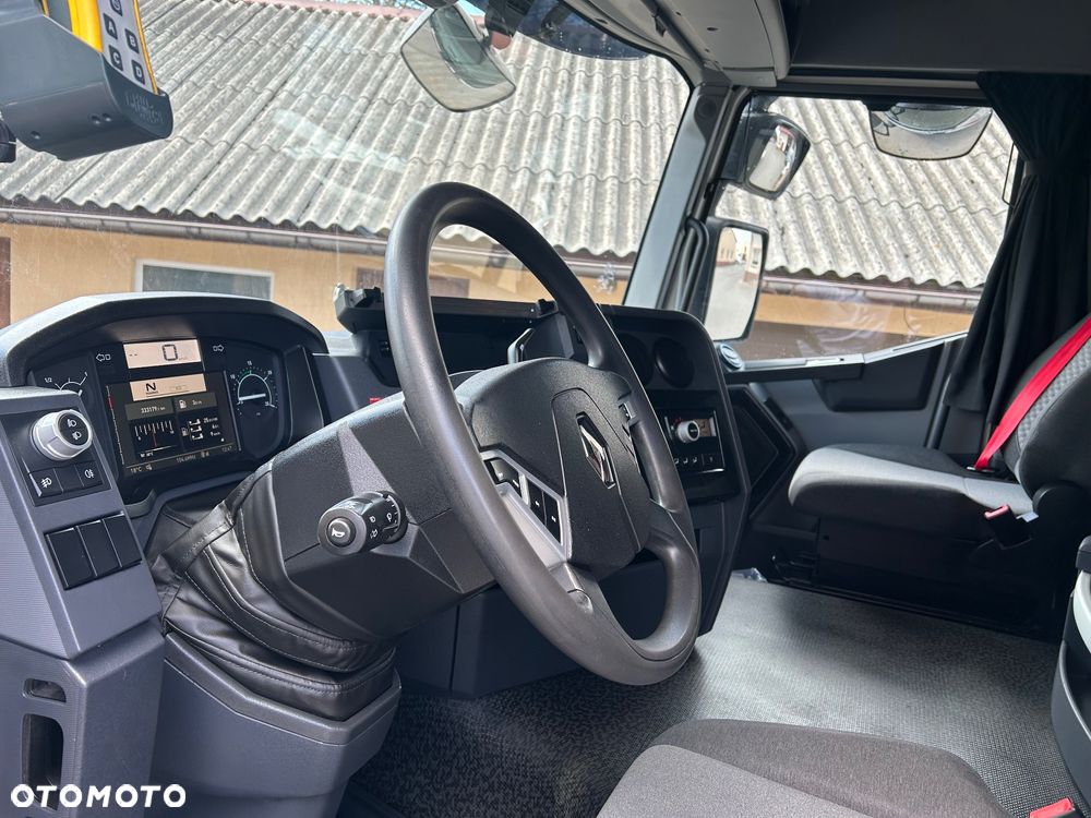 Renault - 22