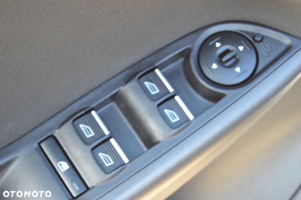 Ford Focus 1.0 EcoBoost Titanium Design - 12