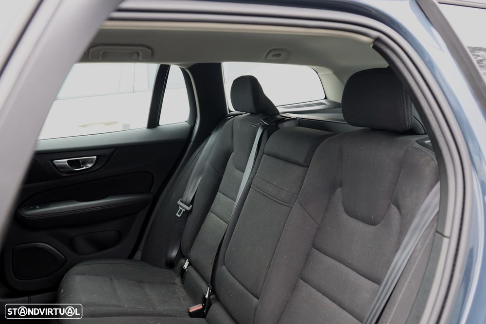 Volvo V60 2.0 D3 Momentum Core Geartronic - 9