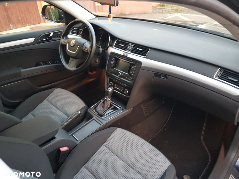 Skoda Superb 2.0 TDI Business DSG - 11