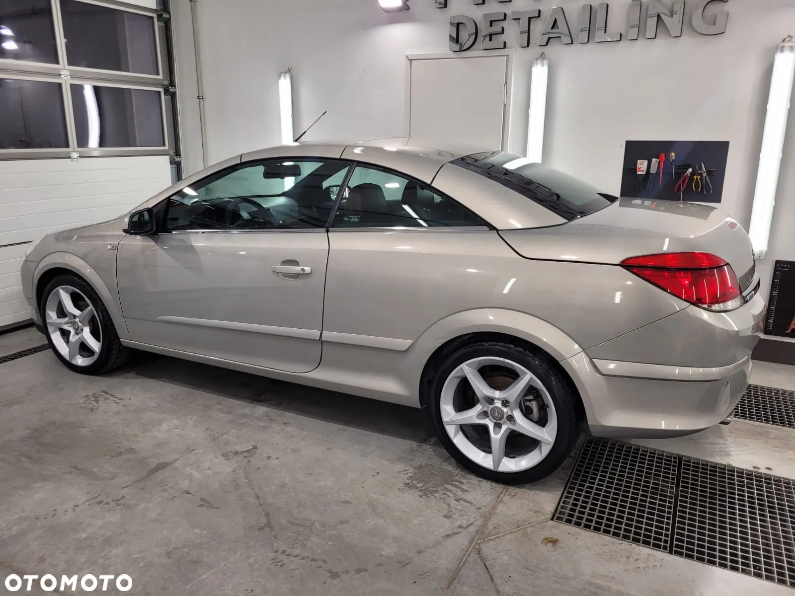 Opel Astra TwinTop 1.8 Cosmo - 22