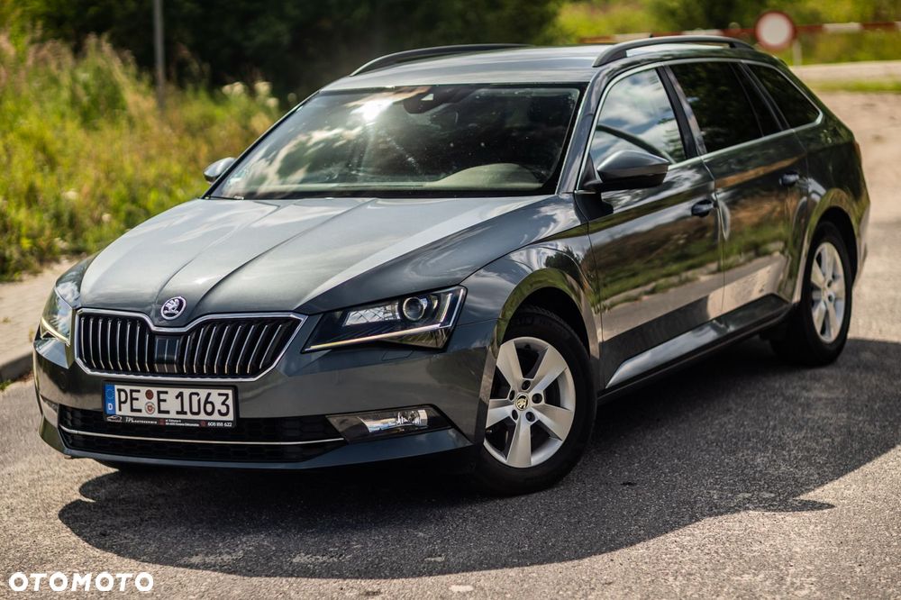 Skoda Superb 2.0 TDI DSG Ambition - 11