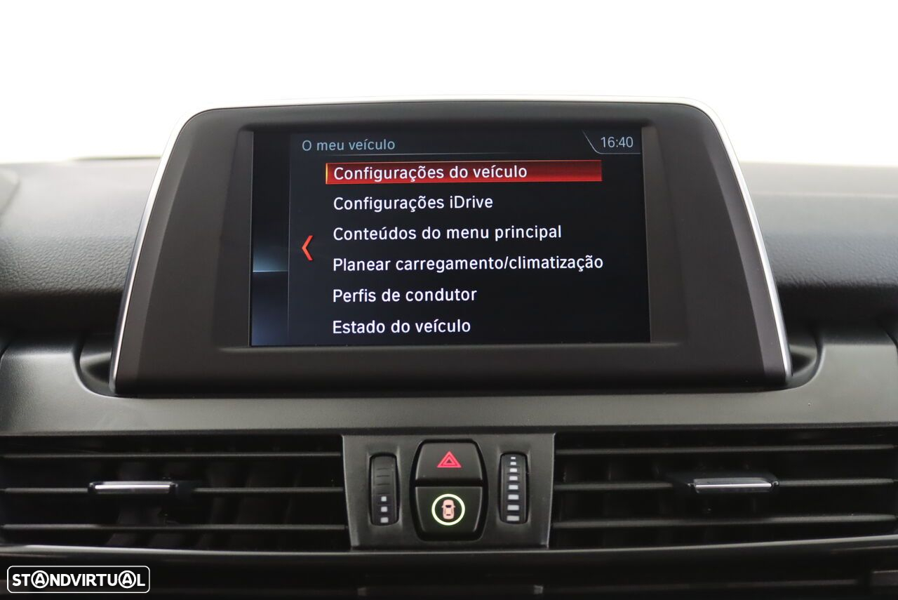 BMW 225xe Active Tourer - 25